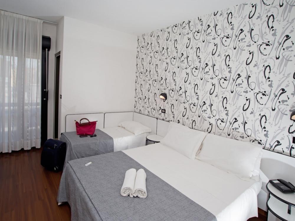 Hotel Adelphi リッチョーネ エクステリア 写真